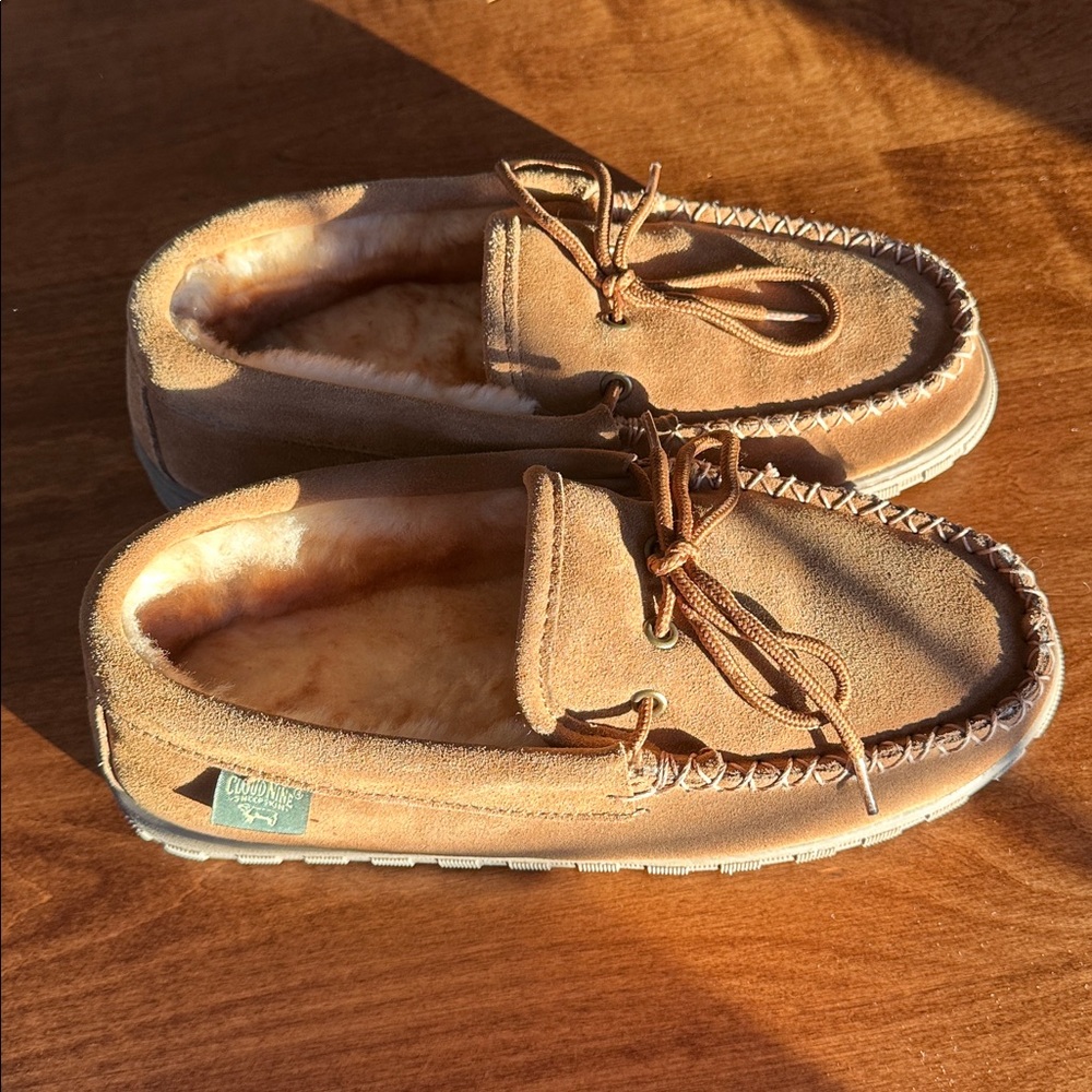 MEN'S SHEEPSKIN MOCCASINS 8M No Wear
